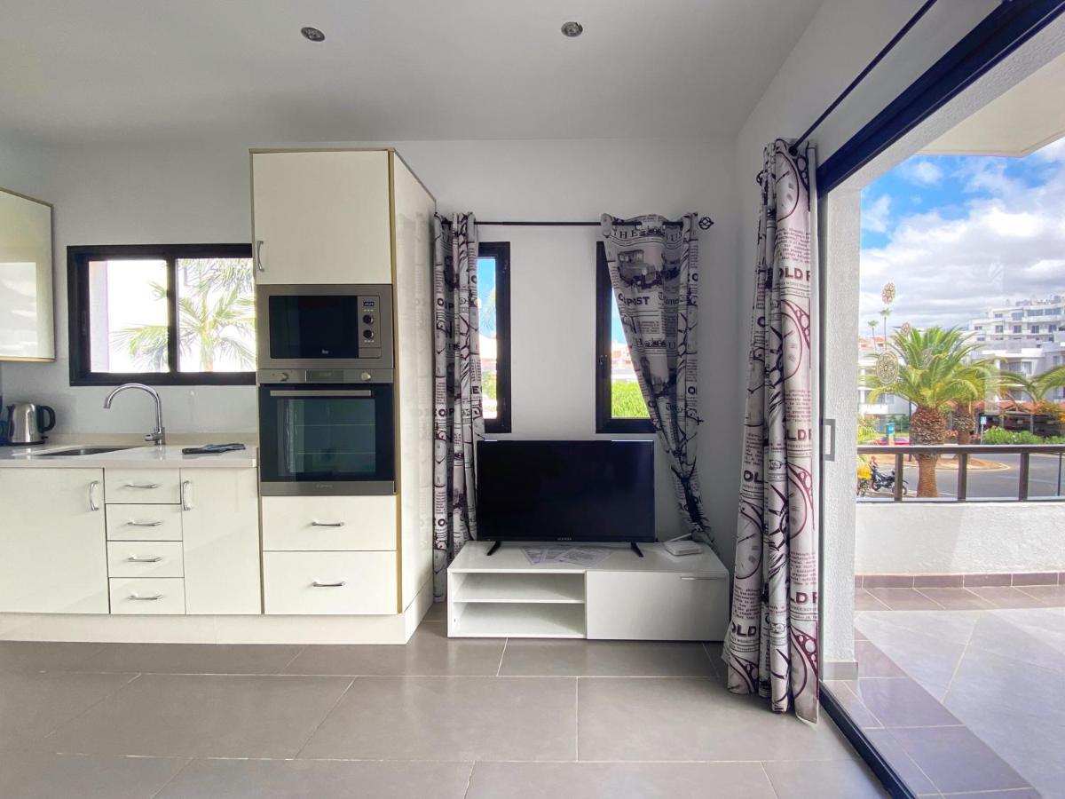 1 Bed Los Cristianos Near The Bus Station Arona  Buitenkant foto