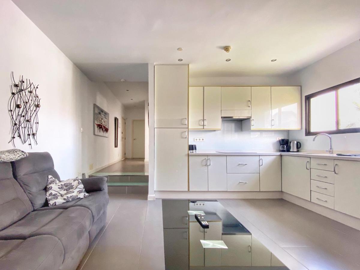 1 Bed Los Cristianos Near The Bus Station Arona  Buitenkant foto