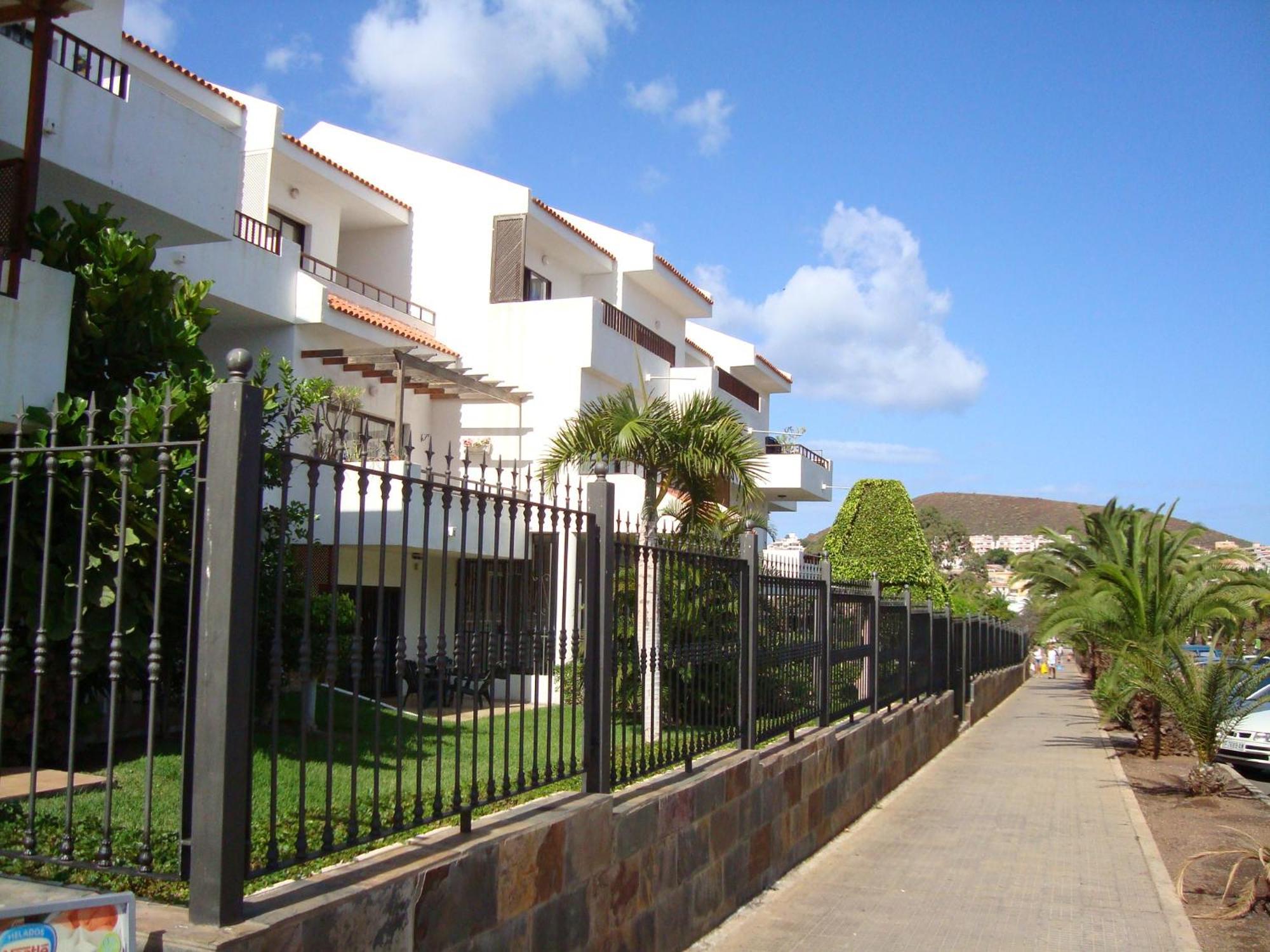1 Bed Los Cristianos Near The Bus Station Arona  Buitenkant foto
