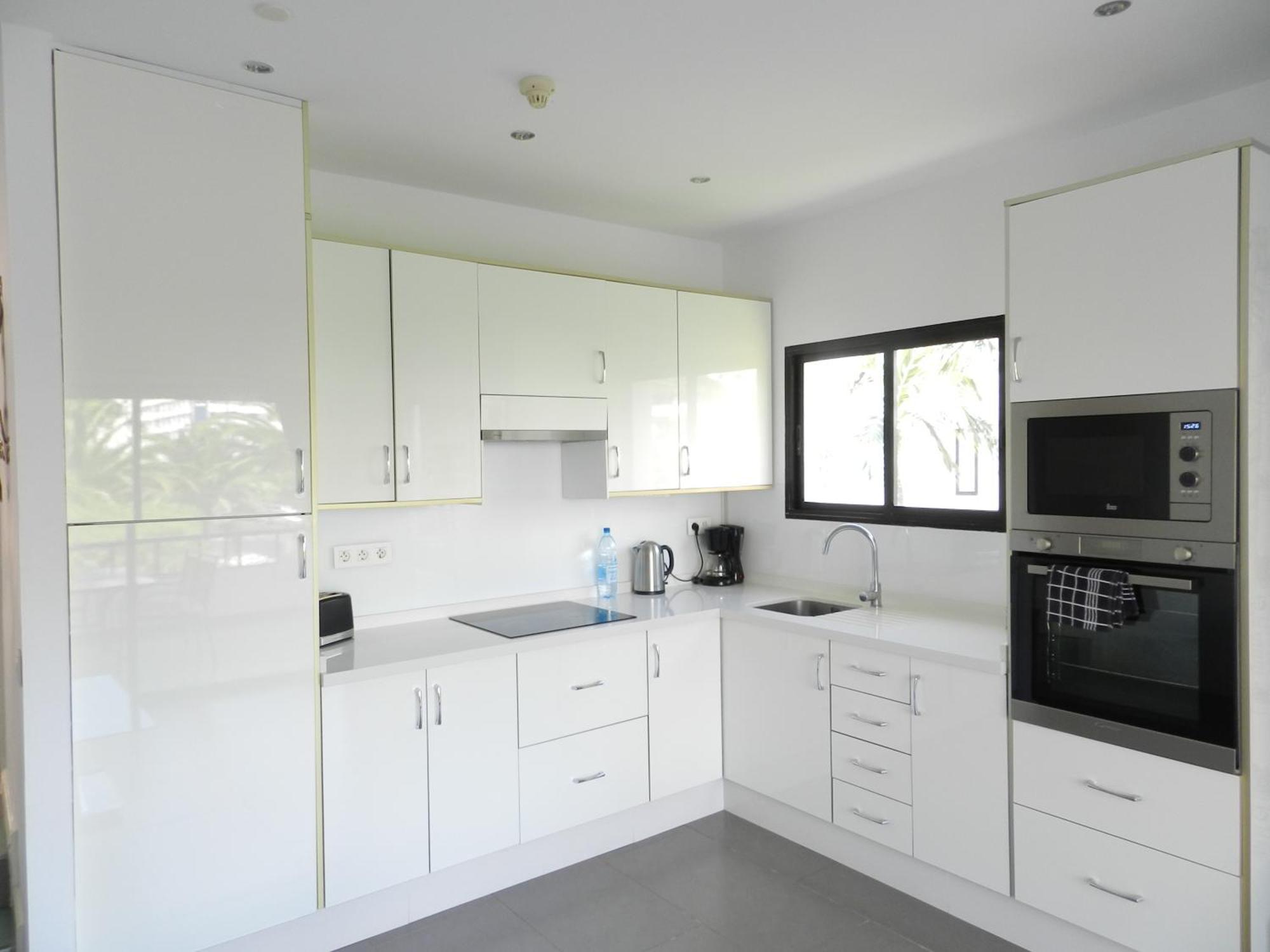 1 Bed Los Cristianos Near The Bus Station Arona  Buitenkant foto